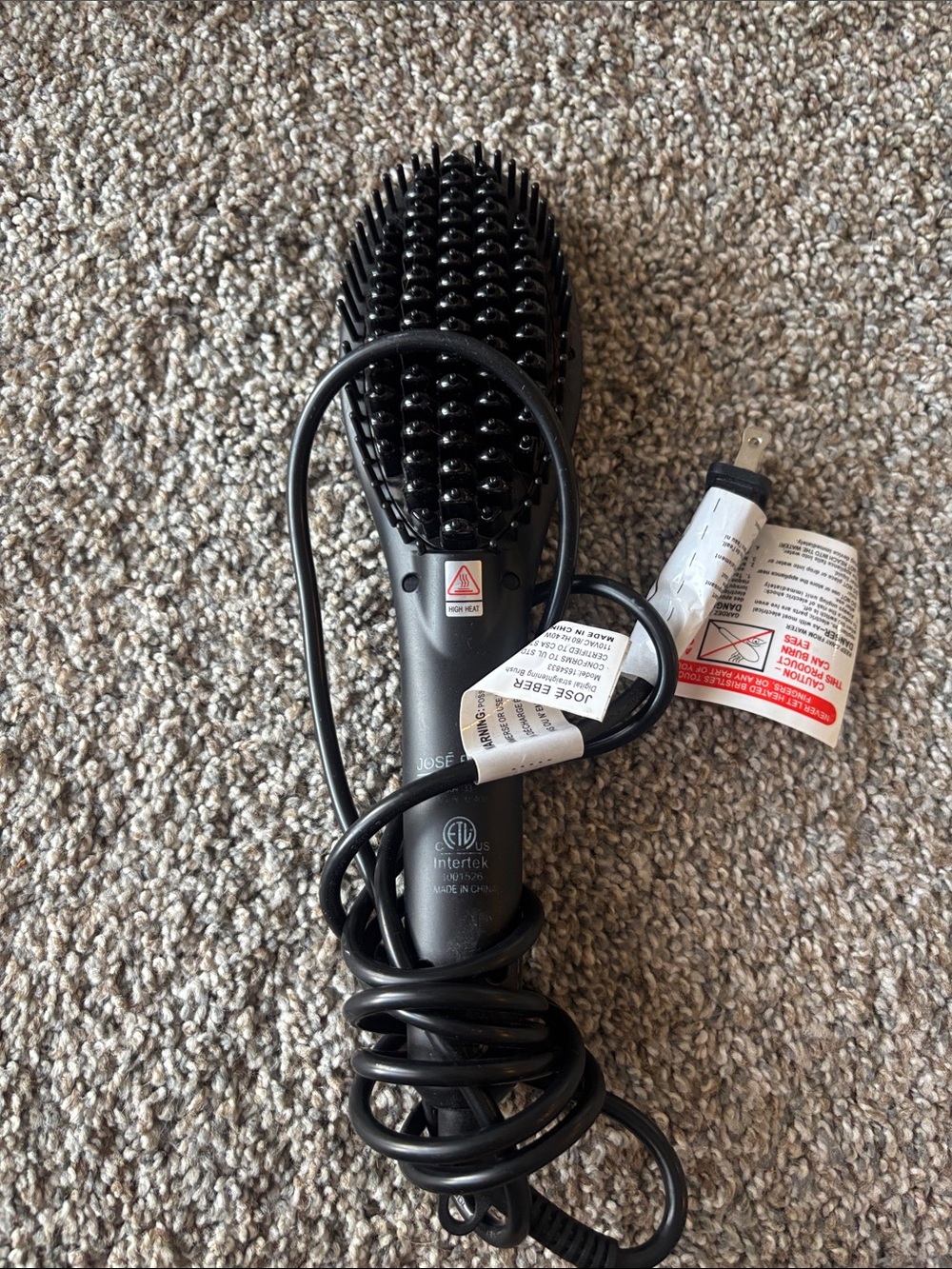 Black Heated Straightening Brush